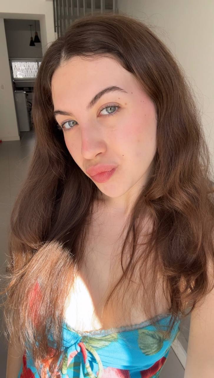 Nude girl Amber in Noida