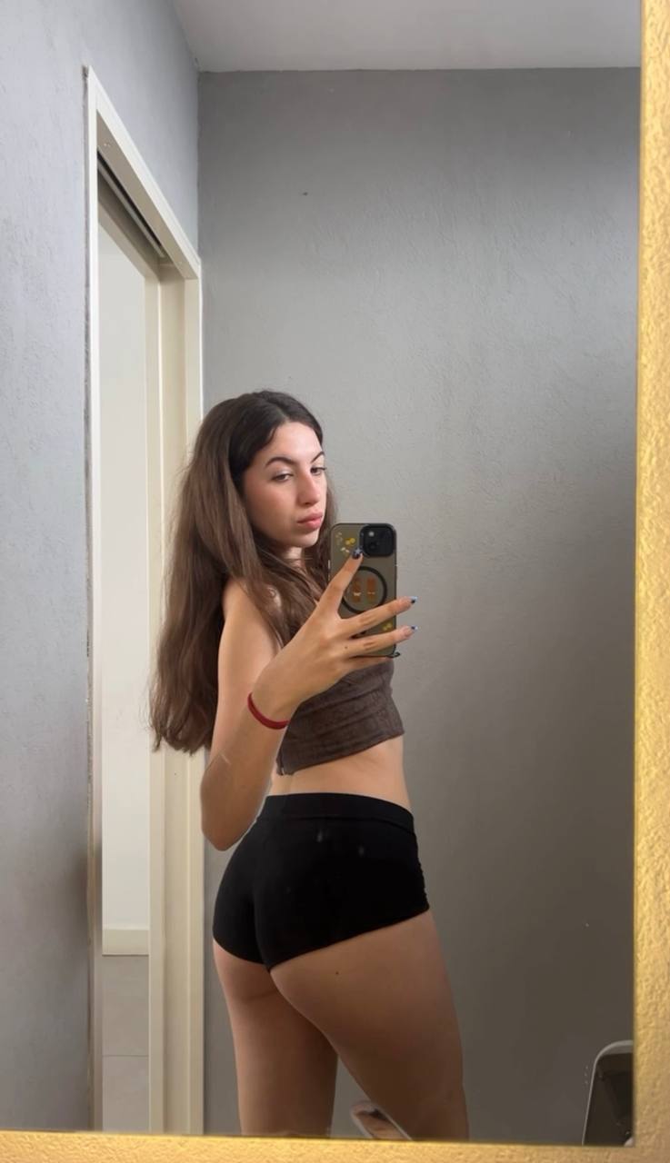 Amber in her underwear in Noida