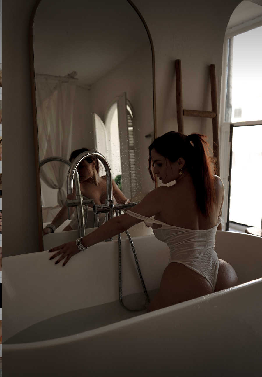 A playful frame from Miranda Faith nude — online in Noida