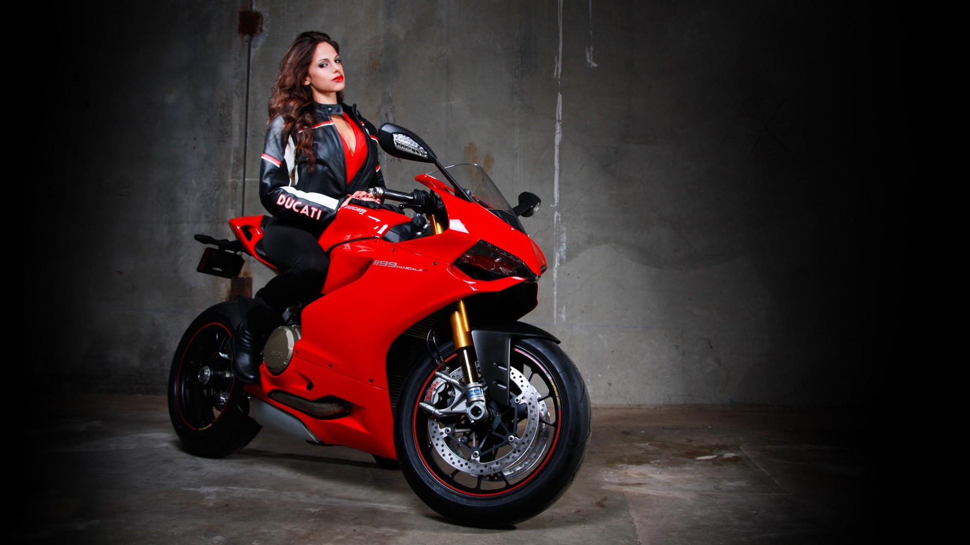 Beautiful girls and motorcycles in Noida