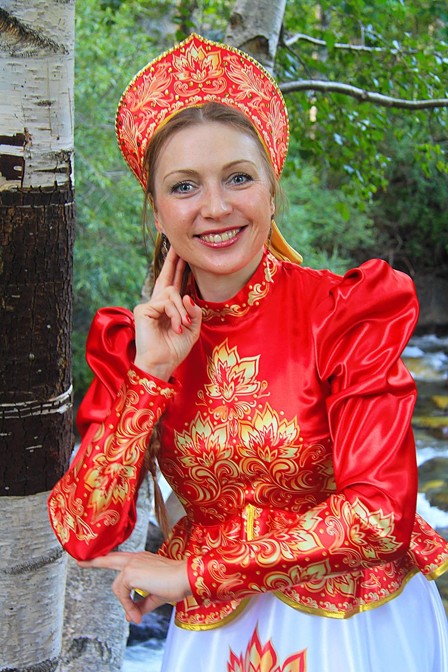 Women in Slavic costumes in Noida
