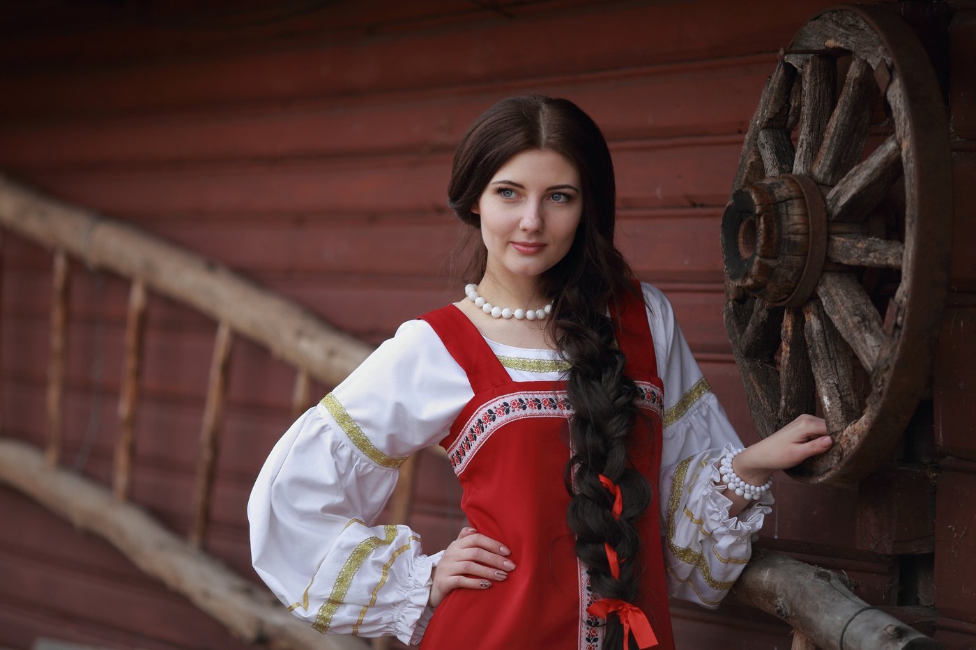 Girls in Slavic costumes in Noida