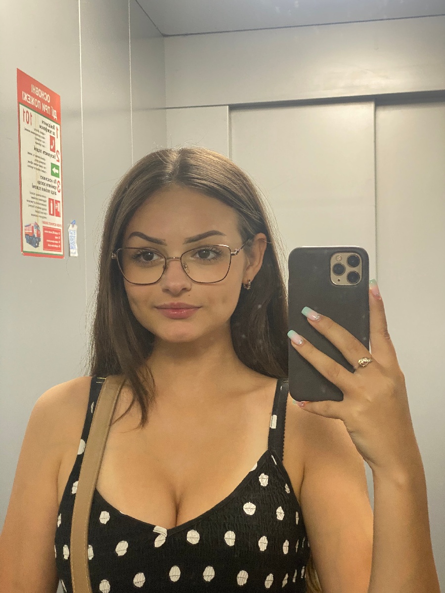 Sexy model Stacy in Noida